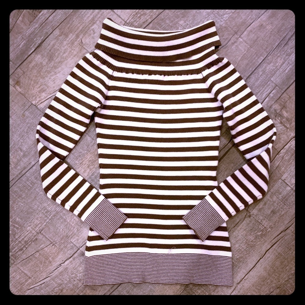 Women's Lipstick Longโ Sleeve Top